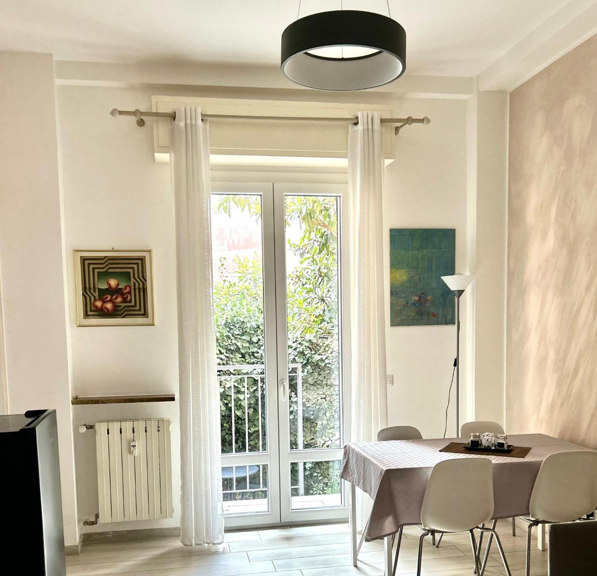 Apartamento Lovely 2 With Small Garden Milán
